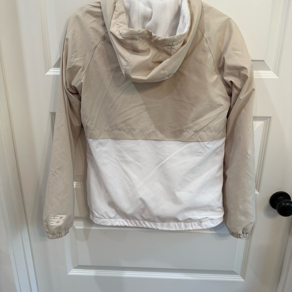 New Balance Fleece Lined Windbreaker Jacket Tan & White XS - Picture 6 of 8